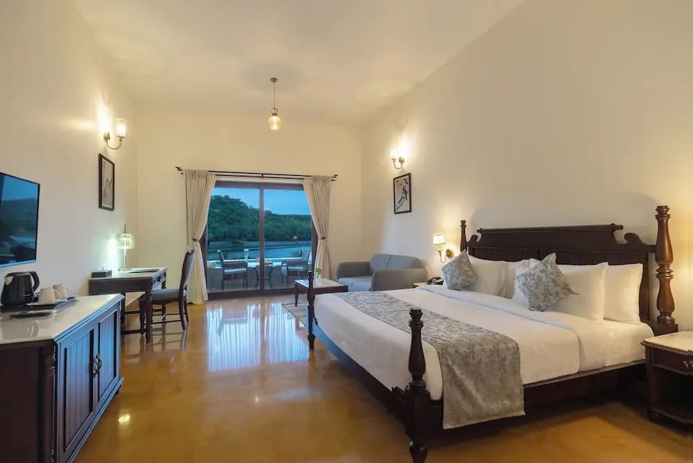 Luxury Suite with balcony