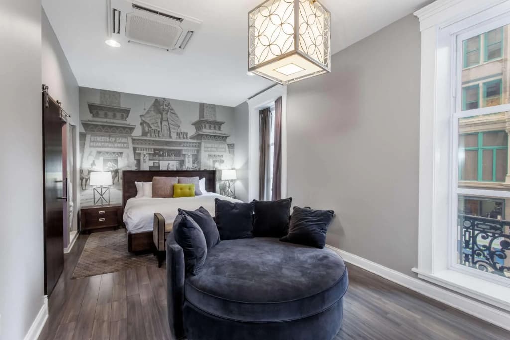Double Suite full double bed