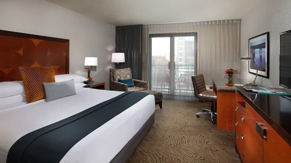 Double room with balcony and with park view full double bed