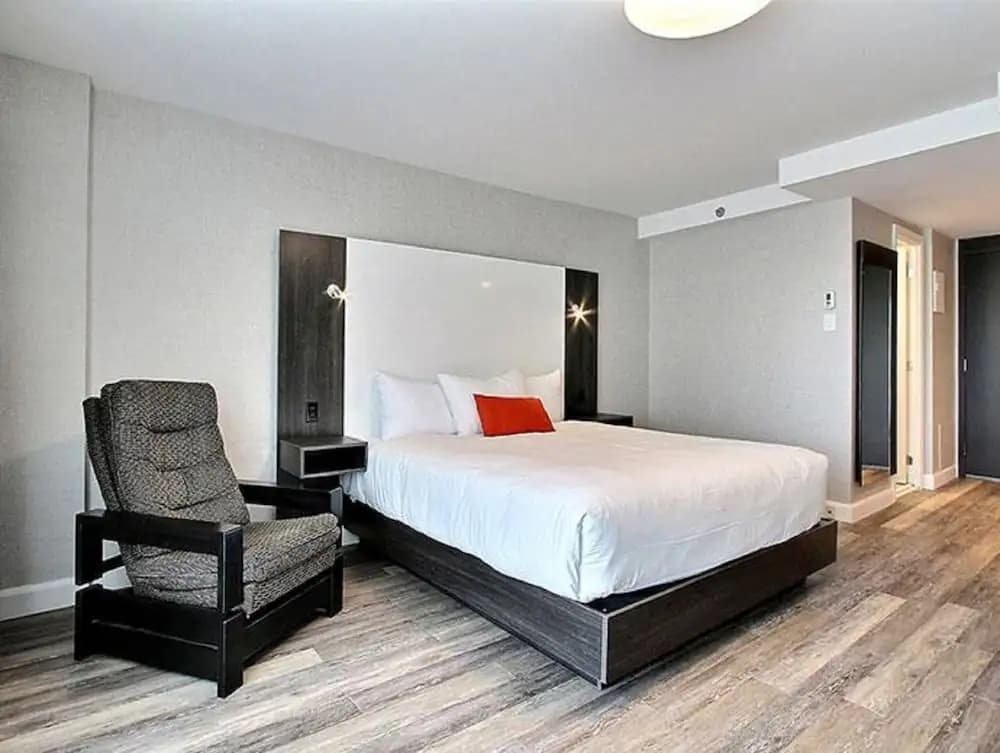Standard Double room with balcony full double bed