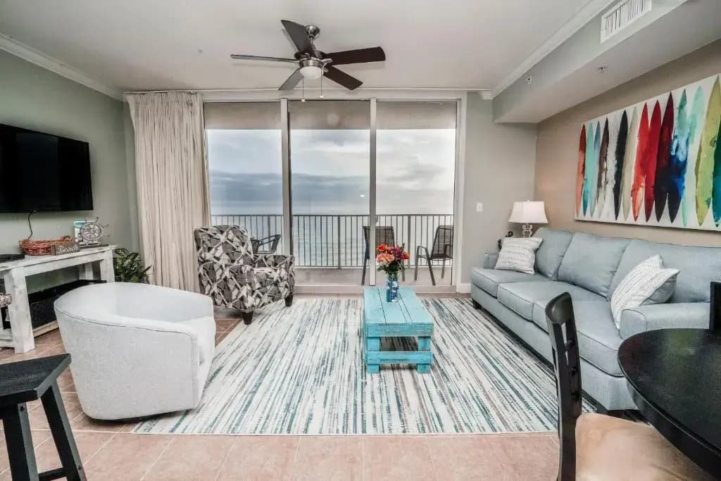 2 Bedrooms Apartment with bay view