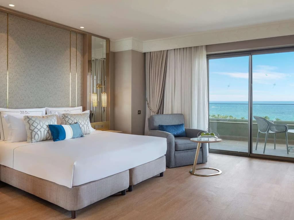 Deluxe Suite with sea view