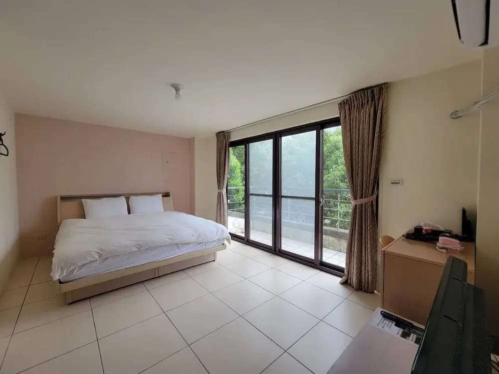 Standard Double Family room with balcony full double bed