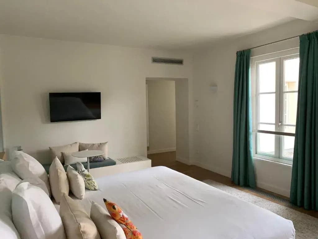 Deluxe Double room full double bed