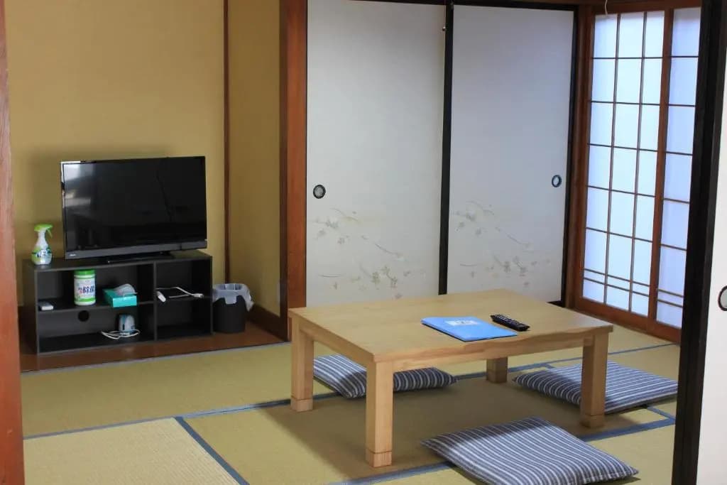 Economy room