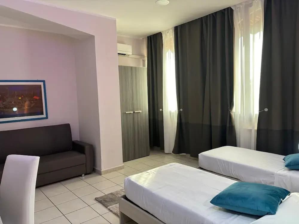 1 Bedroom Standard Triple room with balcony