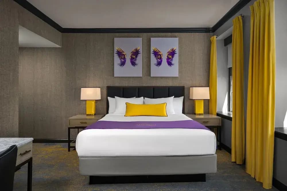Premier room