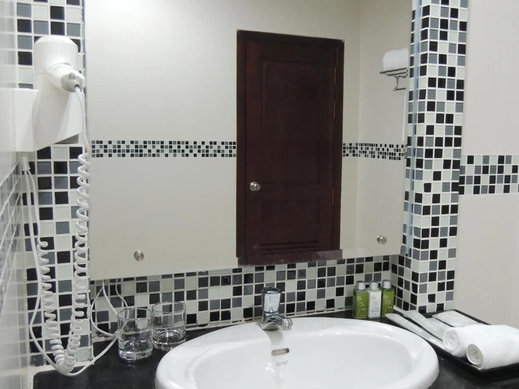 Deluxe Double room with balcony full double bed