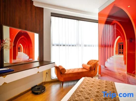 Double Suite with pool view full double bed