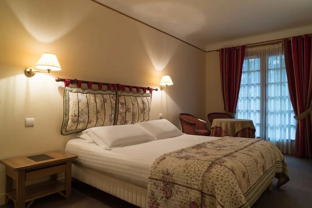 Standard Double room with balcony full double bed
