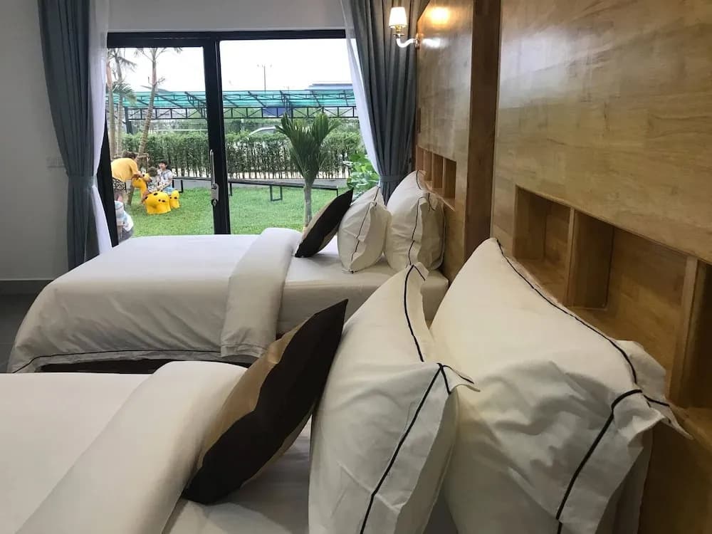 Superior Double room with balcony and with pool view twin beds