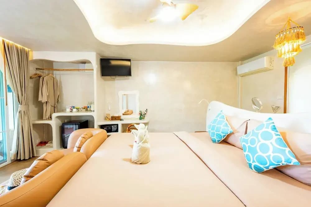 2 Bedrooms Standard Family room beachfront