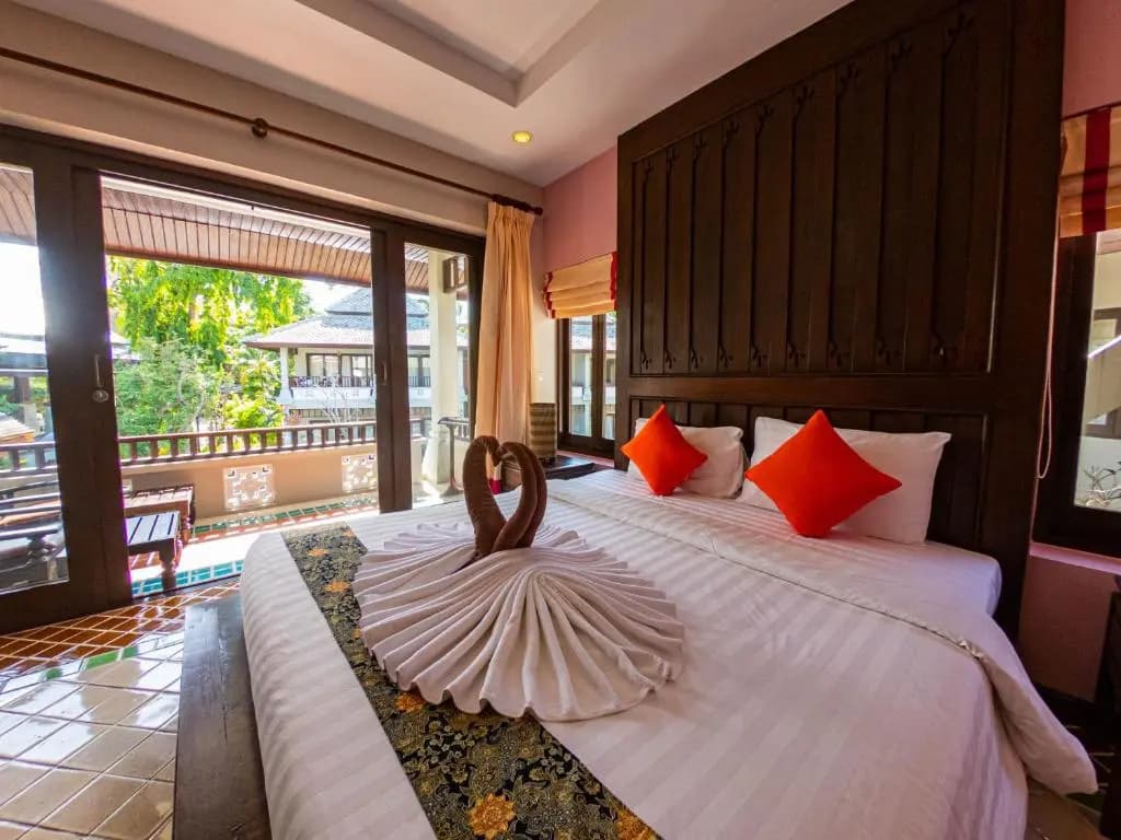 Superior Double room with pool view full double bed