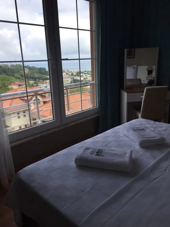 2 Bedrooms Luxury Apartment with balcony