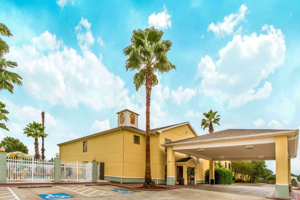 Hotel photo 1