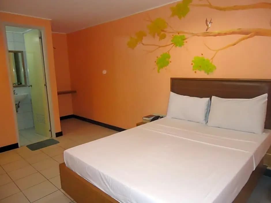 Economy Double room full double bed