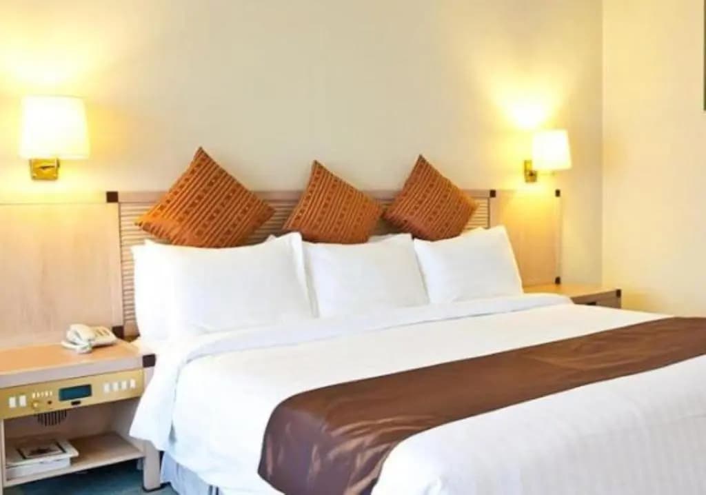 Deluxe Double room with river view full double bed