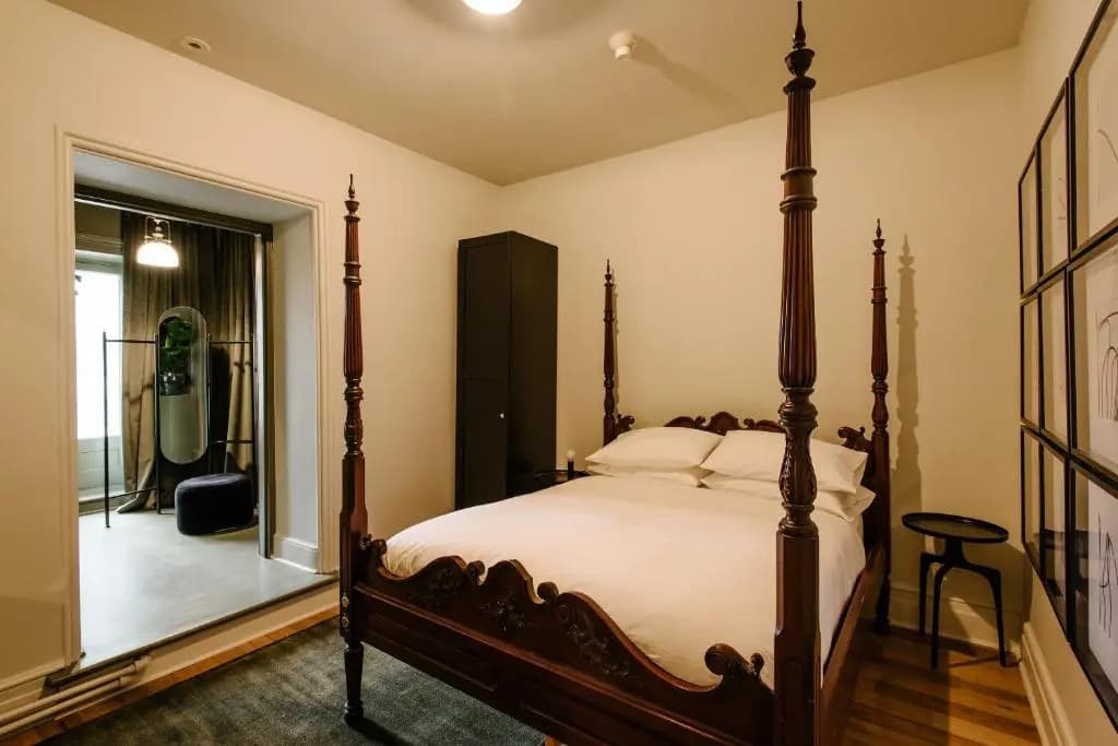 Deluxe Double room with balcony full double bed