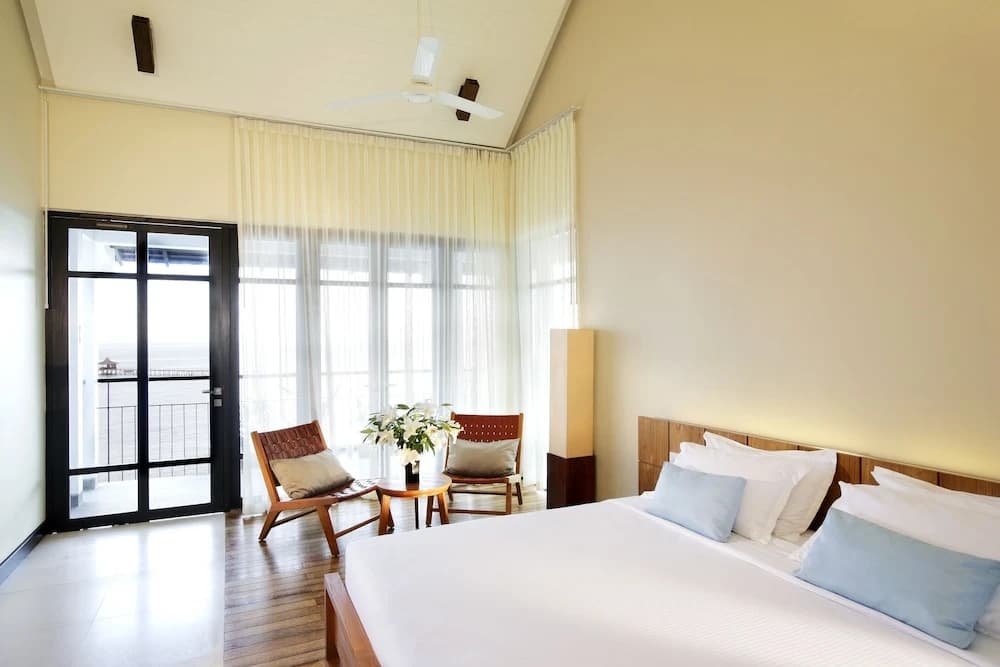 Standard room with balcony and with sea view