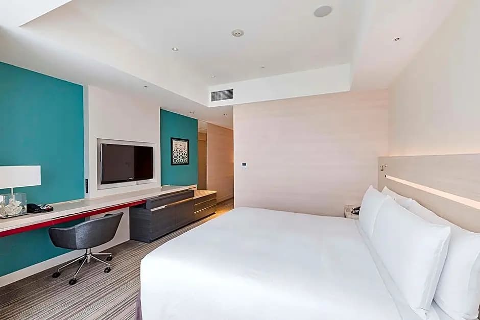 Double room with city view full double bed