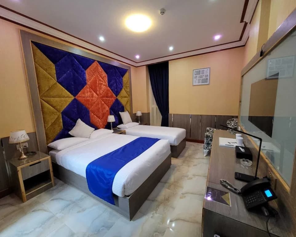 Deluxe Triple room with city view