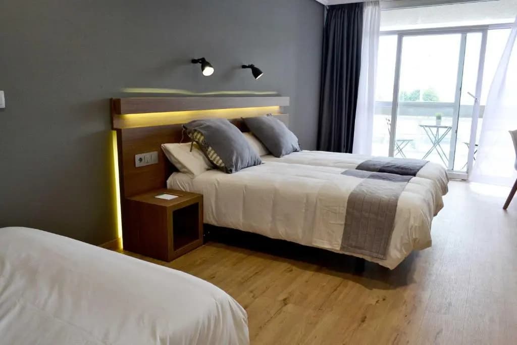 Standard Triple room with sea view