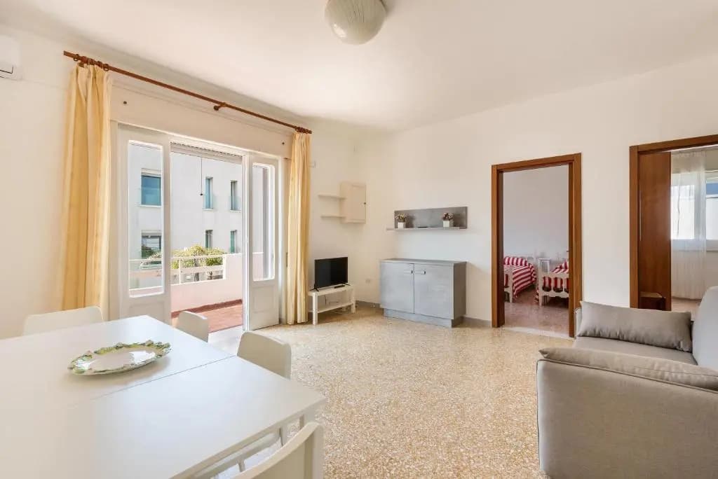 Apartment with balcony
