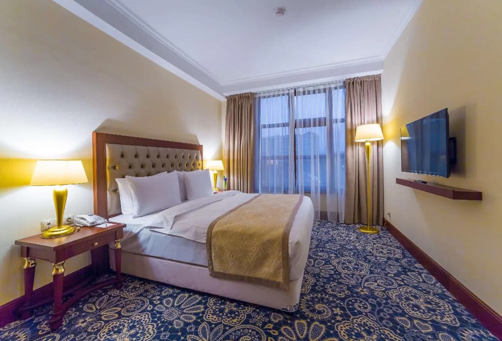 Executive Double Suite full double bed