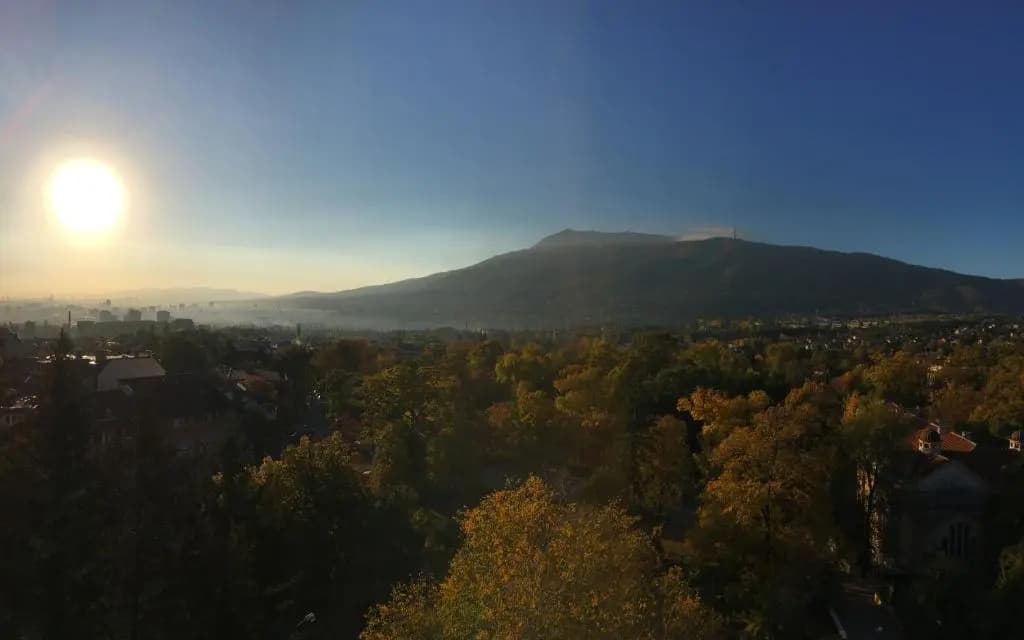 Deluxe Double room with balcony and with mountain view full double bed