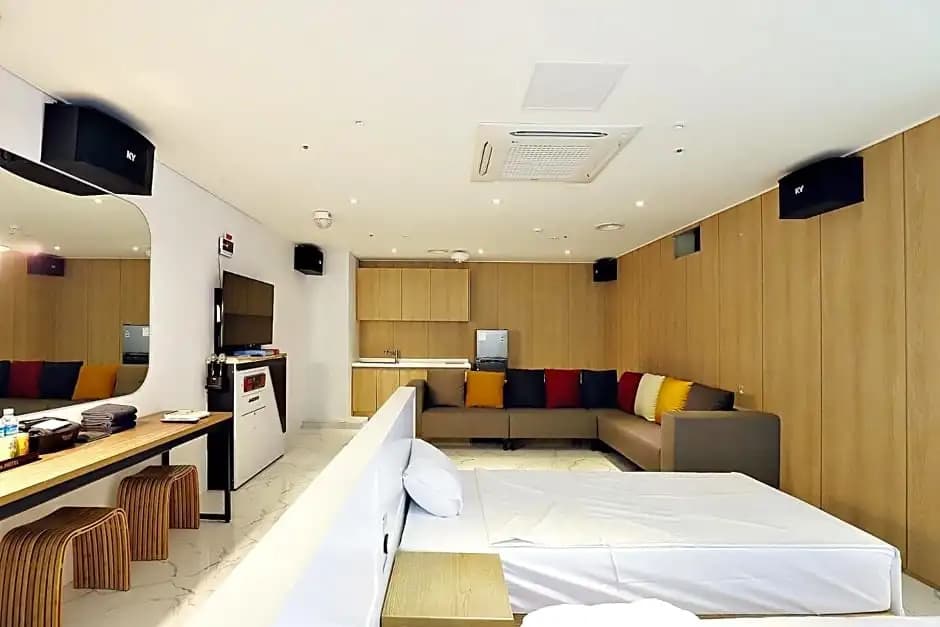 Double Studio full double bed