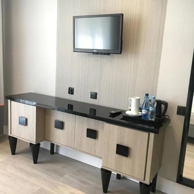 Standard Double room with balcony and with park view full double bed
