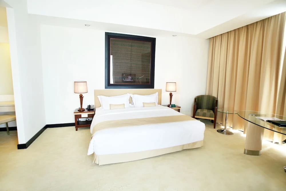Suite with balcony