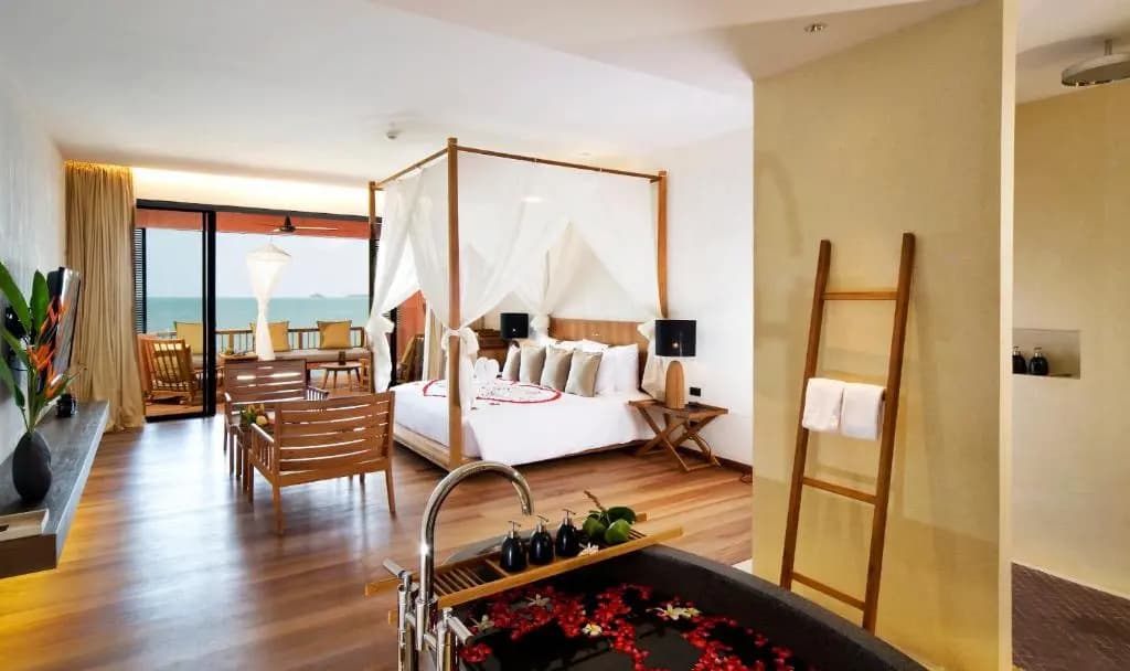 Double room beachfront full double bed