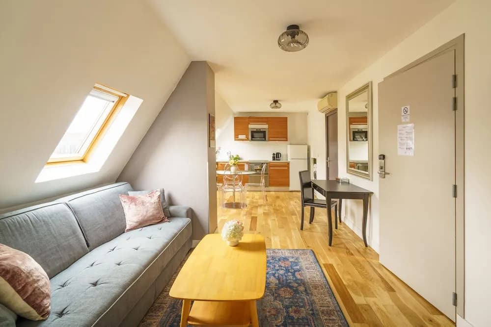 Apartment with city view