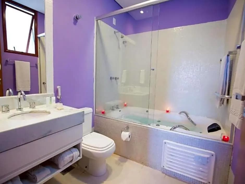 Standard Triple Suite
