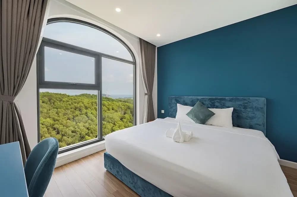 3 Bedrooms Apartment with mountain view