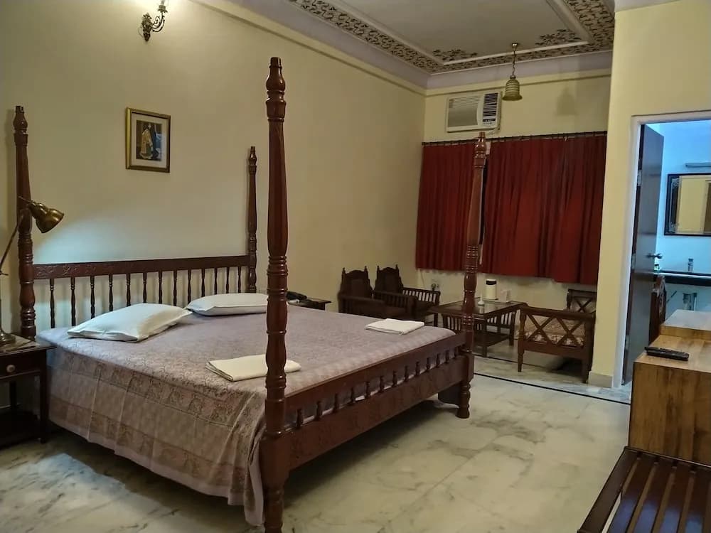 Deluxe Studio