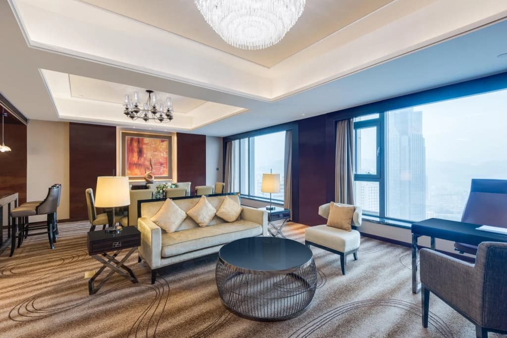 Deluxe Double Suite with river view full double bed