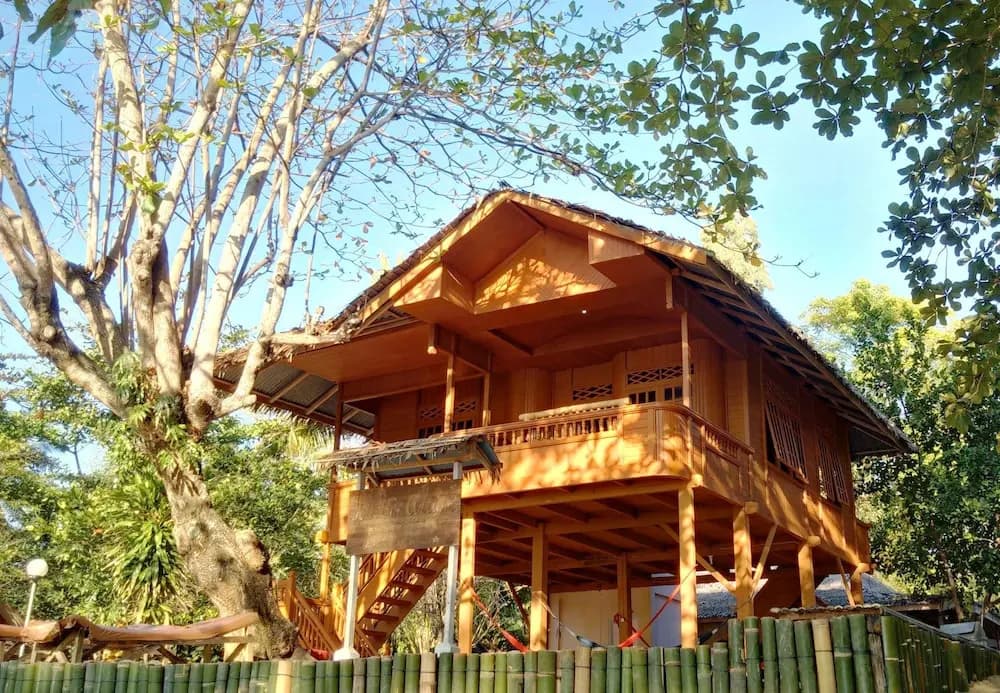 2 Bedrooms Family Bungalow with balcony and beachfront