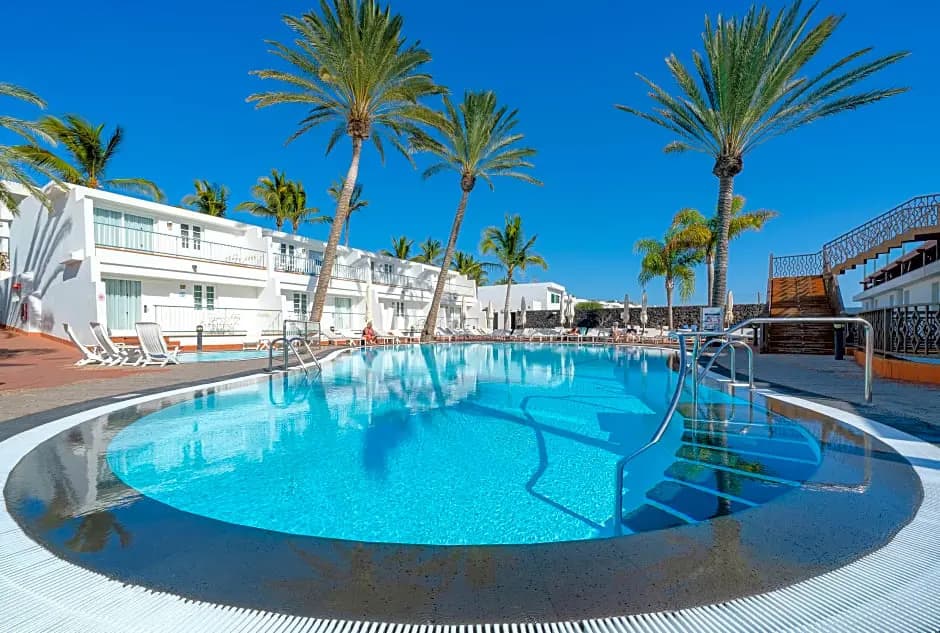 2 Bedrooms Quadruple Apartment