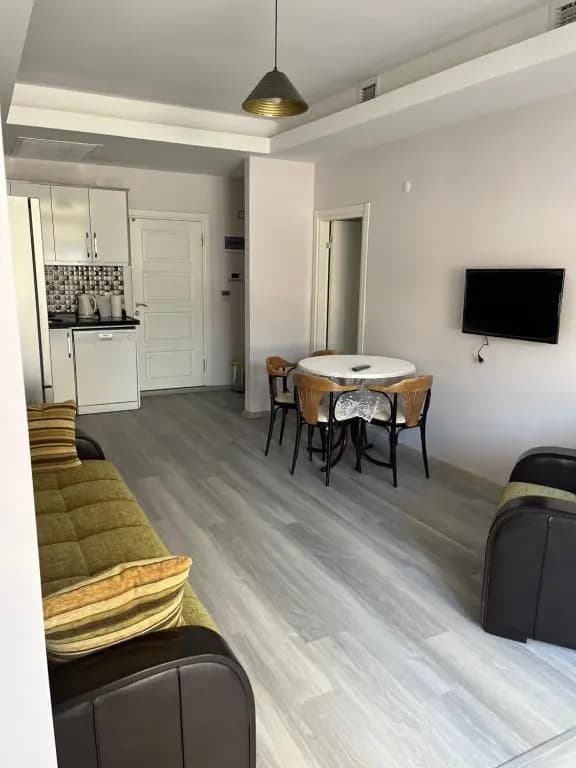 2 Bedrooms Apartment