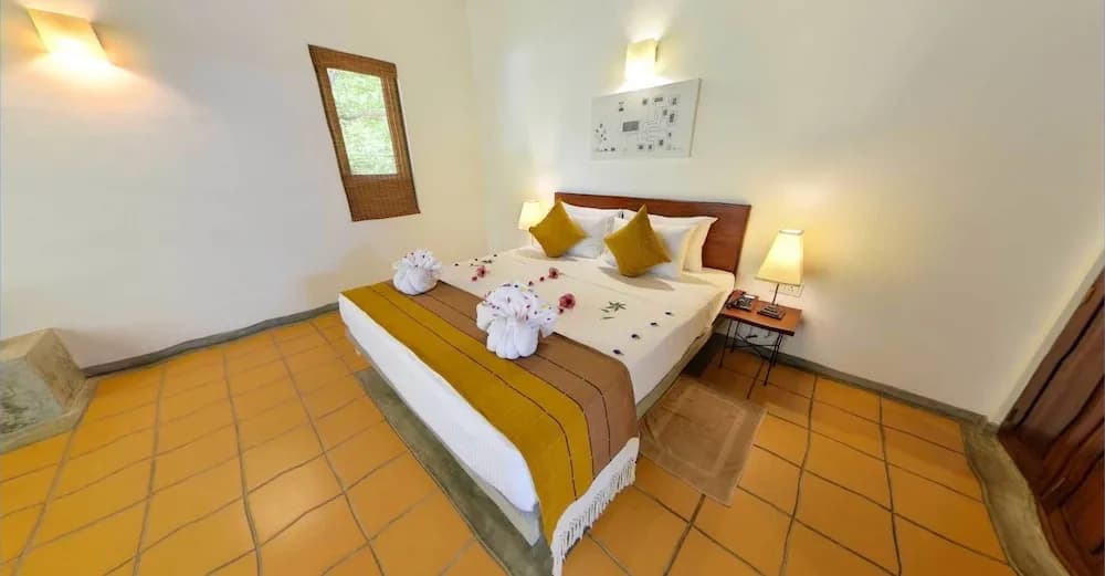 Deluxe Double room with balcony full double bed