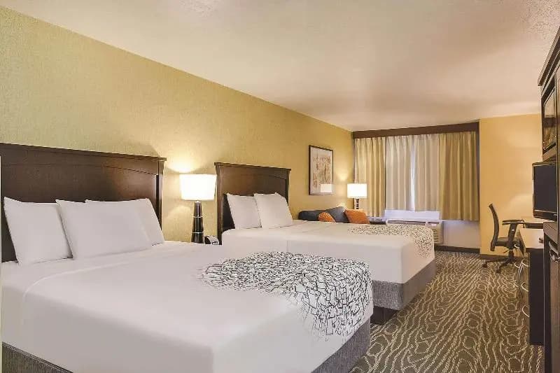 Standard room with mountain view