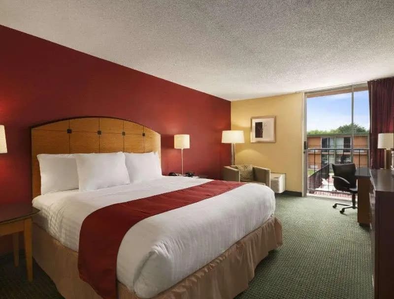 Standard room with balcony