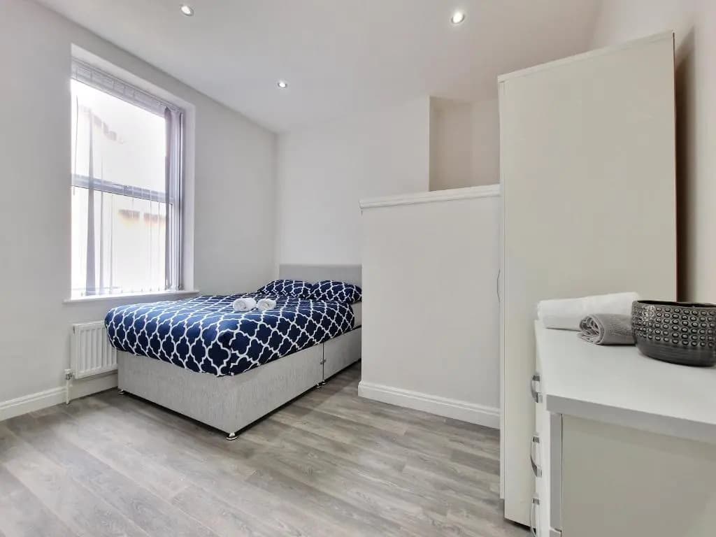 3 Bedrooms Apartment