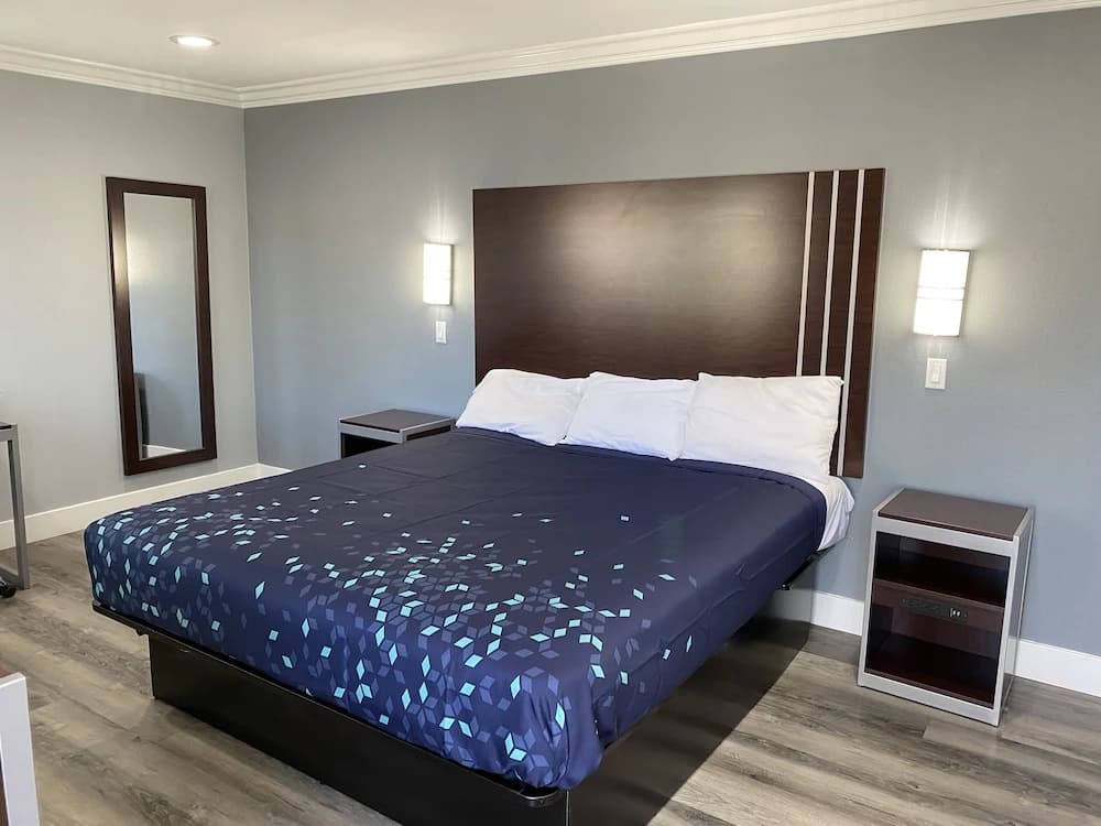 Deluxe Double room full double bed
