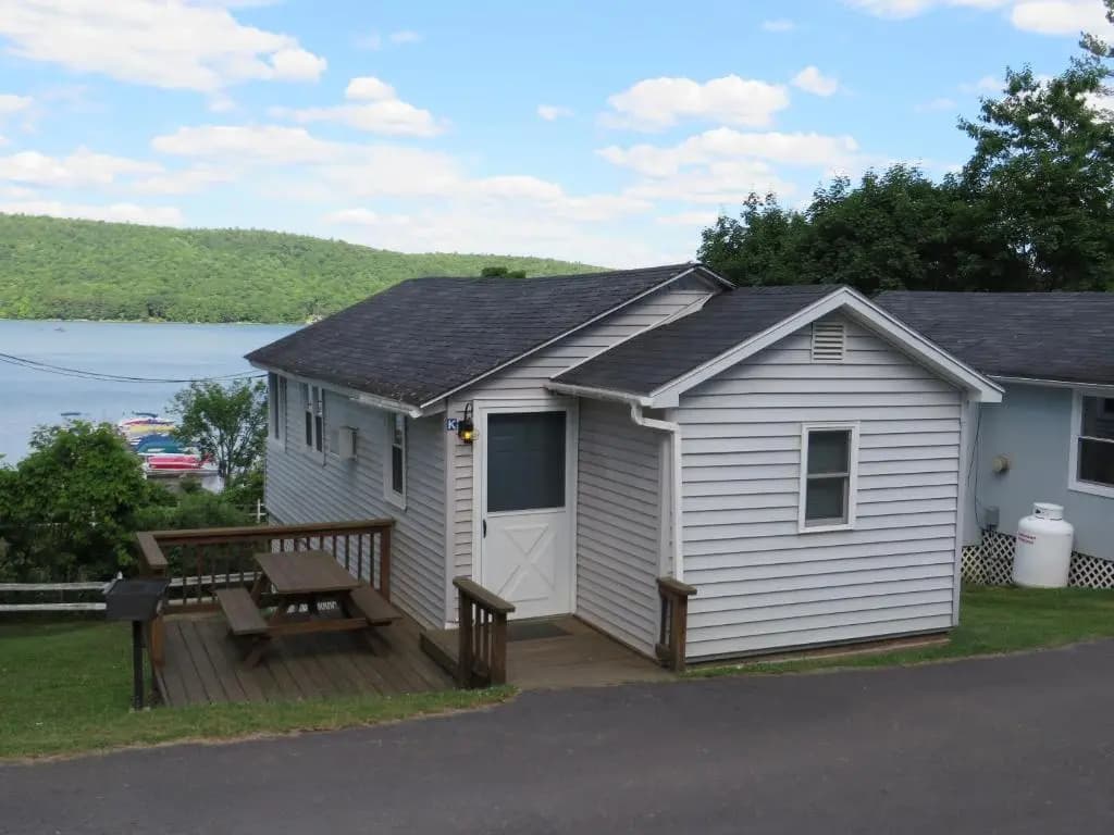 2 Bedrooms Cottage