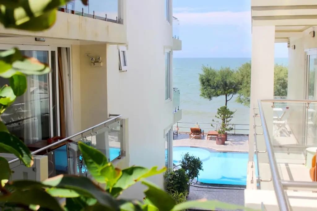 Deluxe Triple room with balcony
