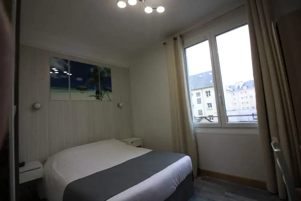 Standard room with courtyard view