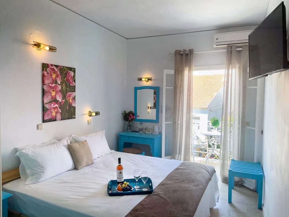 Standard Double room with balcony and with city view full double bed